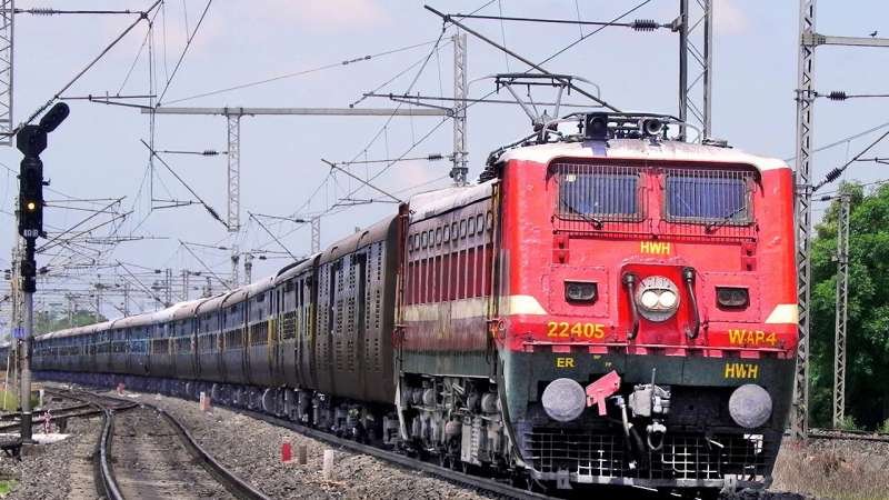 आज रेलवे ने 149 ट्रेनों को किया रद्द, 23 ट्रेनें डायवर्ट