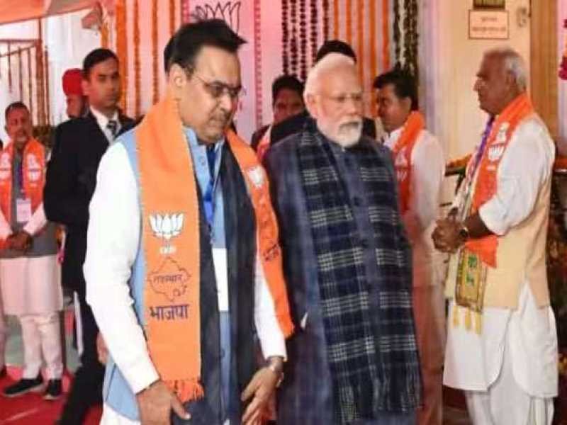 अधिकारियों से लागु करवाओ योजनाएं : PM मोदी ने विधायकों को दी नसीहत