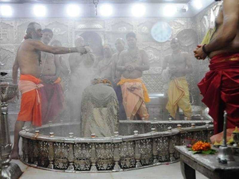 Ujjain Mahakal Mandir : उज्जैन महाकाल मंदिर में ड्रेस कोड का पालन अनिवार्य, देखे नया नियम