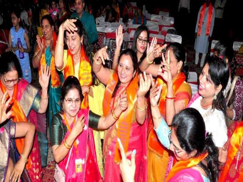 ब्राह्मण एकता परिषद ने रंगारंग फाग महोत्सव में 60 पदाधिकारियों को बांटे नियुक्ति पत्र