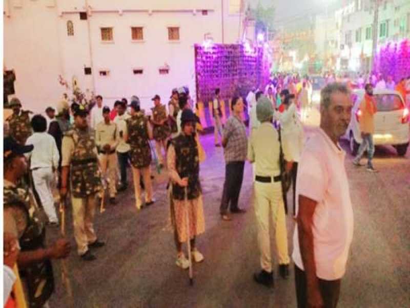 सेंधवा में रामनवमी जुलूस पर हुआ जमकर पथराव, दुकानों में तोड़फोड़ : शांति बनाए रखने की अपील
