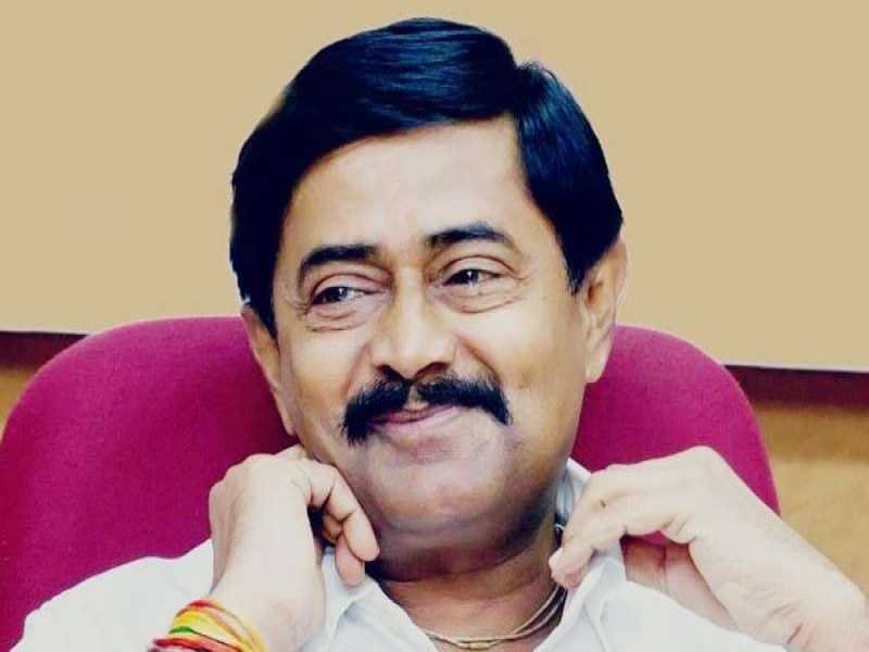 पूर्व मंत्री दीपक जोशी ने बस स्टॉप में कमीशनखोरी की खोली पोल