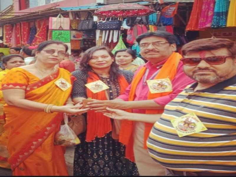 श्री संजय भाटिया को मातृशक्ति ने पौधा देकर किया सम्मानित