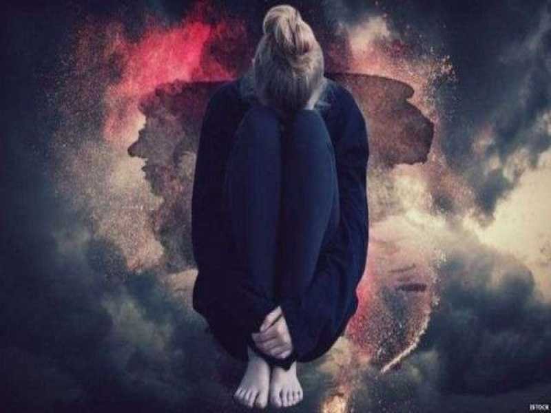 50 साल का आदमी महिलाओ से करता था छेड़खानी, महाराष्ट्र नवनिर्माण सेना के कार्यकर्ताओं की जम कर पिटाई