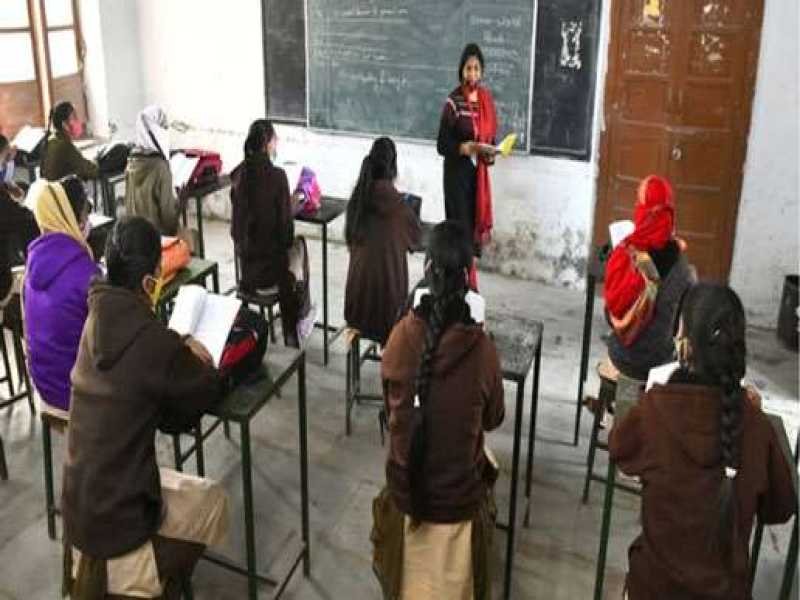 दिल्ली में 1 सितंबर से 9वीं से 12वीं और 8 सितंबर से छठवीं से आठवीं तक के स्कूल खुलेंगे