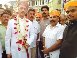 मेवाड़ उदयपुर राजघराने के महाराजकुमार विश्वराज सिहं का अभिनंन्दन कर राजपरिवार के प्रति आभार प्रकट किया