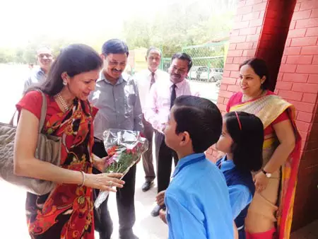 जेके स्कूल का निरीक्षण ममता सिंहानिया ने किया