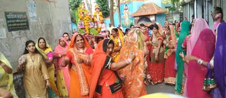पालीवाल समाज में देवी पार्वती को समर्पित गणगौर महोत्सव की धूम मची
