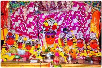 माँ शक्ति सेवा मंडल बिजासन इंदौर के भक्त देगें 24 घंटे अपनी सेवाएं