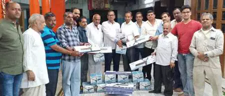 पालीवाल समाज भवन में 18 पंखे विभिन्न संगठनों ने भेंट किए